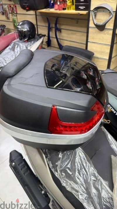 Luxurious Top Box - 46 L