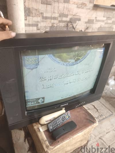 3 تلفزيونات للبيع حاله فوق الممتز