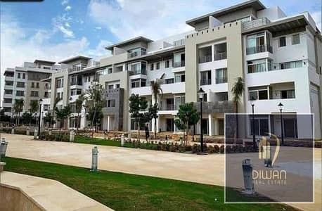 Ready-to-move 2-bed apartment at half price in the heart of New Cairo. Next to Golden Square and AUC, with a big cash discount.