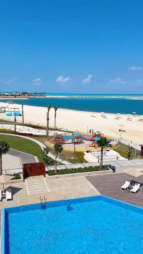 وحده فندقيه مفروشه بالكامل بإطلالة مباشرة على  اللاجون جاهزه للاستلام باقساط بالما باي روتانا الساحل الشمالي
