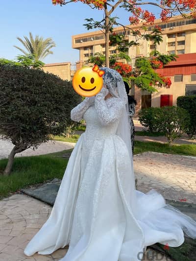 فستان زفاف هاند ميد  بحاله ممتازه