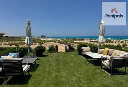 للبيع فيلا - صف أول علي البحر - بحري صريح - مفروشه بالكامل - استلام فوري - تلال الساحل الشمالي - Telal North coast