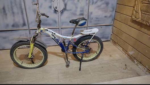 بيع سريع. عجلة BMX RALLEX بحالة جيدة، شغالة ومناسبة للمشاوير واللعب.