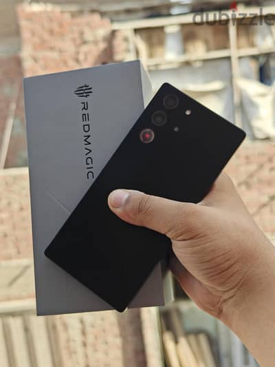 ZTE Red Magic 10 Pro 256/1225 فتح كرتونه معفي ضريبه بكل مشتملاته للبيع