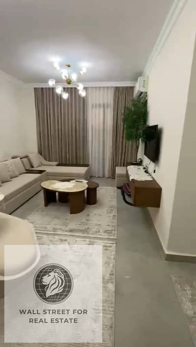 شقه فندقيه اول سكن للايجار مفروش في ارقي مراحل مدينتي B8 - مساحه 130 م 3 غرف فيو جاردن وشارع فرش مودرن