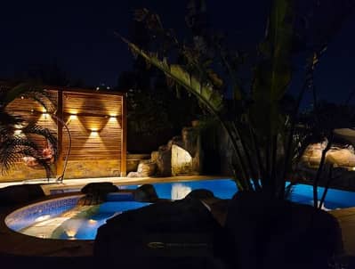 للبيع توين هاوس داخل كمبوند Greens – الشيخ زايد  بالشيخ زايد، بتشطيب Ultra Super Lux ومساحات واسعة، جاهز للسكن.