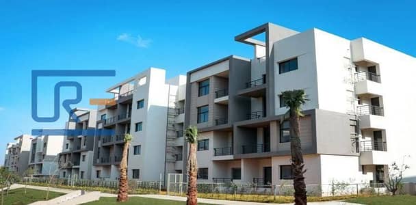 شقة أرضي بحديقة للبيع في فيفث سكوير فيو اللاندسكيب-205 متر