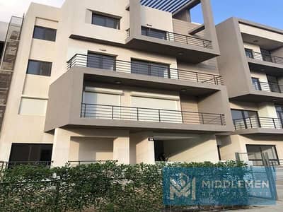 شقة 136م للبيع استلام فوري متشطبة بالكامل بالمطبخ والتكيفات فيفث سكوير المراسم القاهرة الجديدة  Fifth Square Almaarasem New Cairo
