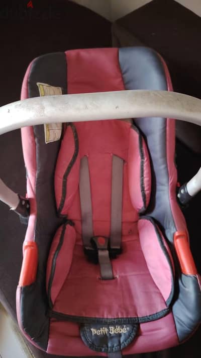 car seat petit bebe
