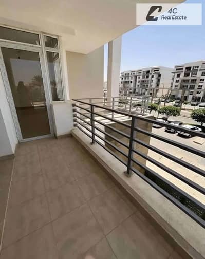 For quick sale: 226 sq m apartment in Resale, Hyde Park, Fifth Settlement, open view landscape, ready for viewing, with a distinctive layout. For quick sale: 226 sq m apartment in Resale, Hyde Park, Fifth Settlement, open view landscape, ready for viewing, with a distinctive layout.