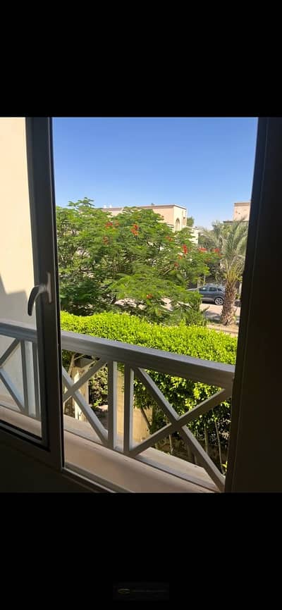 Twin House for Sale in Green's Compound - Sheikh Zayed with Ultra Lux Finishing Fully Renovated and a Unique View Over the Landscape and the Lake.