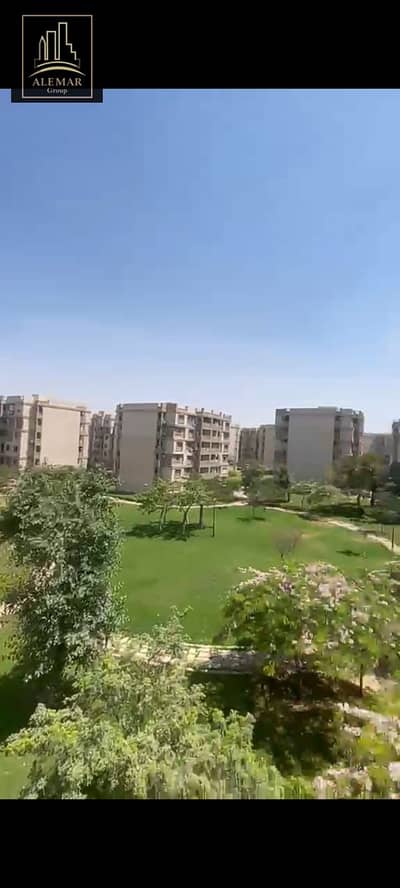 شقه لقطه  للايجار قانون في مدينتي B6  مساحه : 124م  قريبه جداً من الخدمات وقريبه من الثاوث بارك والحركه دور تالت فيو باركينج  تشطيب شركه