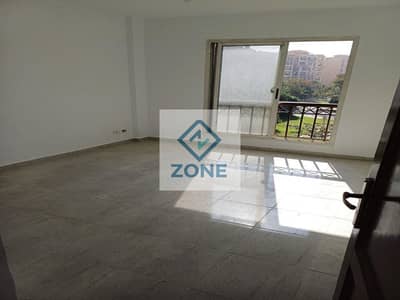 135 sqm Apartment for Rent in Madinaty – Directly Facing the Services Area, 3 Bedrooms, 2 Bathrooms, Prime Location.