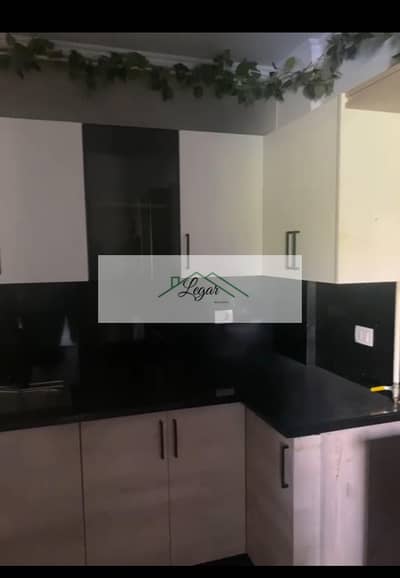 Ground-floor apartment with a garden for rent in Palm Parks (135 sqm) – includes kitchen and A/C units – an exceptional deal.