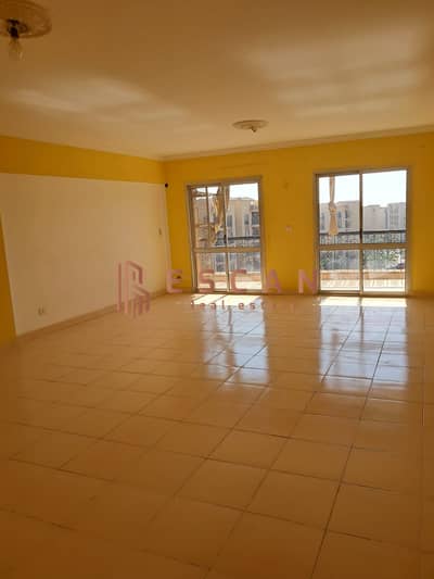 Apartment for sale in Al Rehab, 162 sq m, prime location near services, overlooking the square. Apartment for sale in Al Rehab, 162 sq m, prime location near services, overlooking the square.