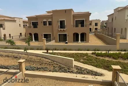 كواترو لقطة للبيع في سيتي جيت التجمع  استلام فوري لاند سكيب فيو اقل سعر في الماركت
