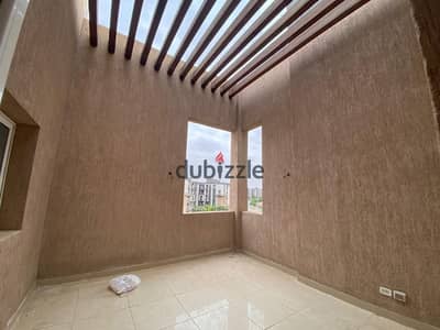 شقه للايجار في افضل مراحل مدينتي B8 فيو جاردن وشارع بسعر لقطه مساحه 224 متر لقطه