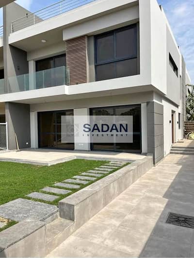 Twin house for sale, ready to move, in front of Madinaty in El Patio Casa Compound, Shorouk City.