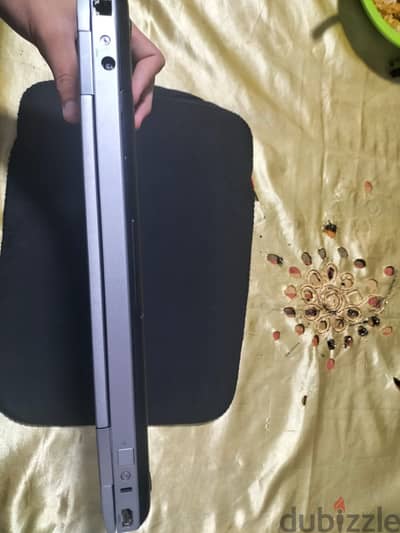 لاب توب Dell Latitude E6430 بحالة ممتازة ورام 8 جيجا للبيع.