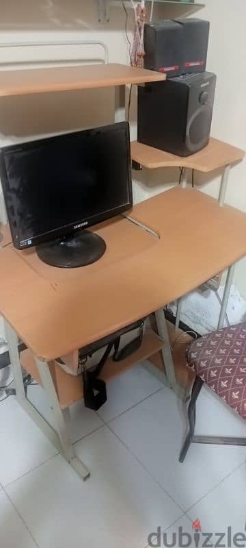 شاشة سامسونج ١٩ بوصة