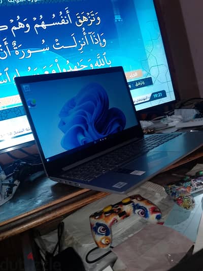 لاب توب جديد بالكارتونة