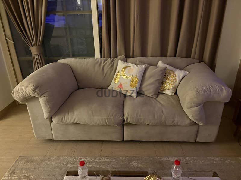 Sofa i very good condition 1
