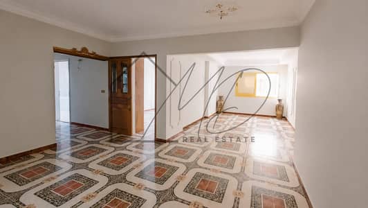Apartment for residential rent in Zizinia 150m