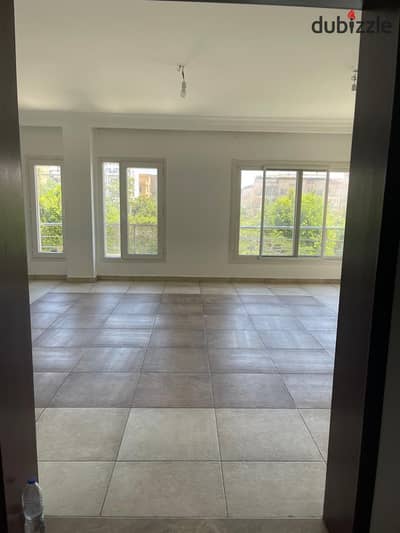 Apartment for rent in Al Karma Residence Compound, Sheikh Zayed City – 164 sqm. Includes kitchen, air conditioning, and garage.