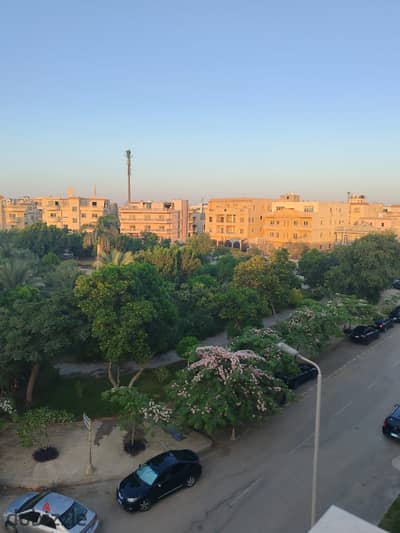 شقه للايجار بمنطقة النرجس فيلات قريبه من شارع التسعين
