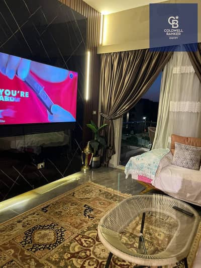 شقه غرفتين استلام فوري بتشطيب مودرن بالكامل كومباوند جاليريا مون فالي - التجمع الخامس القاهرة الجديدة