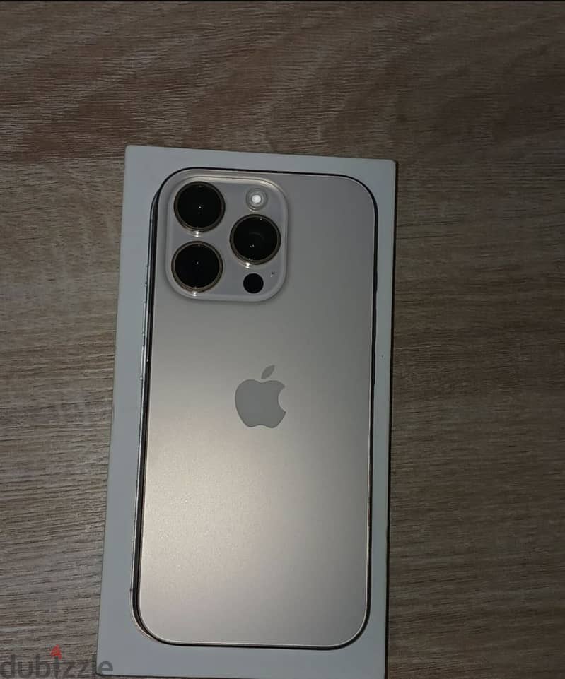 Apple _iphone 16pro 2