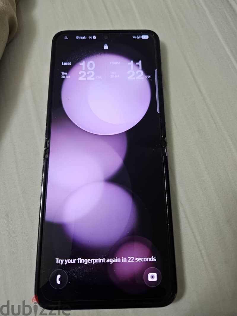 Samsung Z Flip 5 2