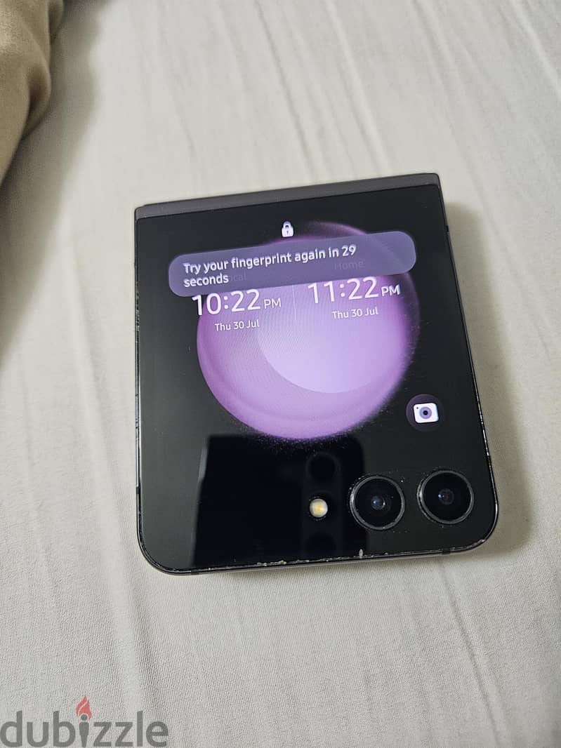 Samsung Z Flip 5 4