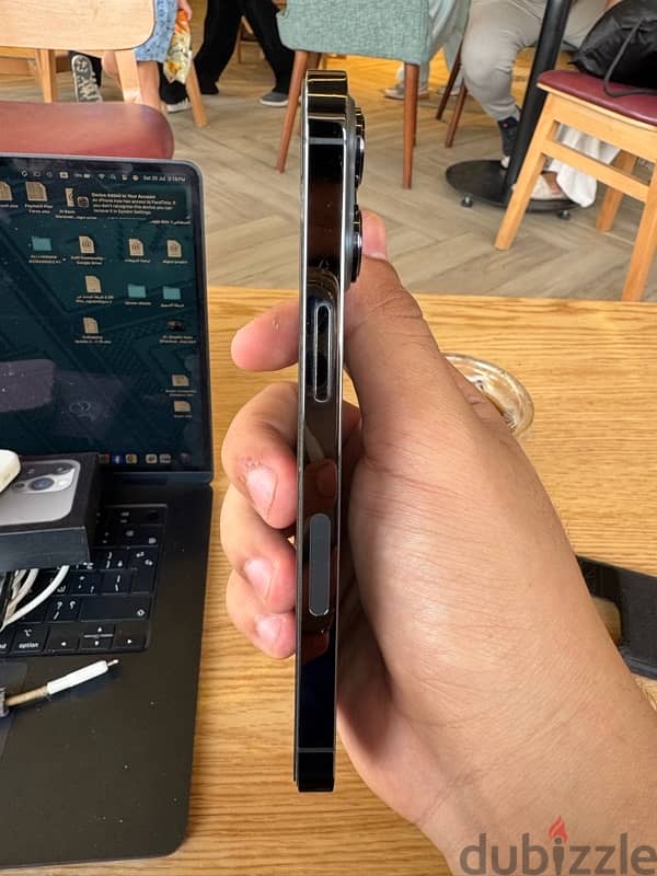iPhone 13 pro 256 USA virgn 3