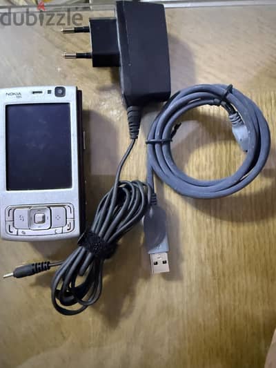 تليفون نوكيا n95 بدون بطاريه وفى خط خفيف فى الشاشه