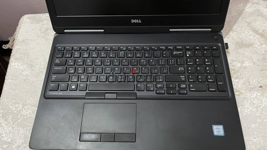Dell Precision 7520. 2