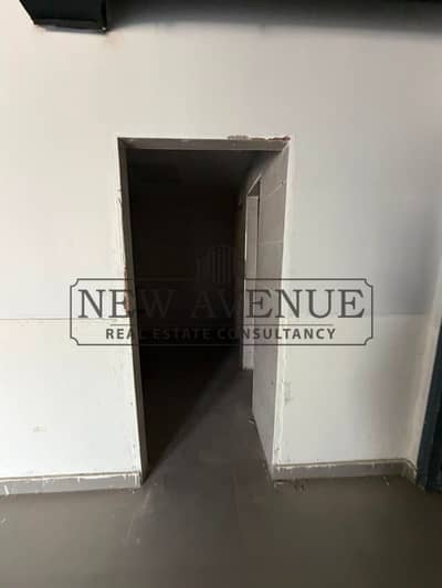 Duplex retail for rent at new cairo mogama3 el bonok traffic location