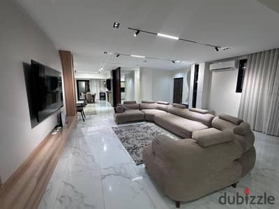 دوبلكس فاخر للإيجار أو البيع في فيلات الياسمين – التجمع الأول | 500 متر²