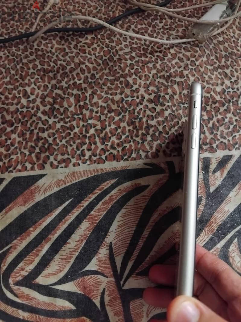 Apple - iPhone 11 4