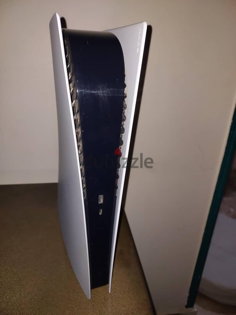 Excellent Condition ps5 Digital 4