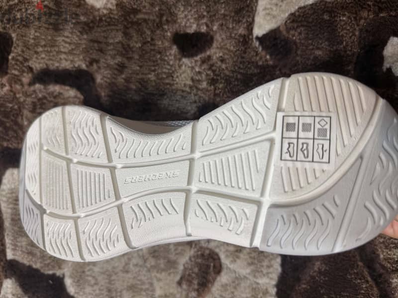 sketchers from us 1