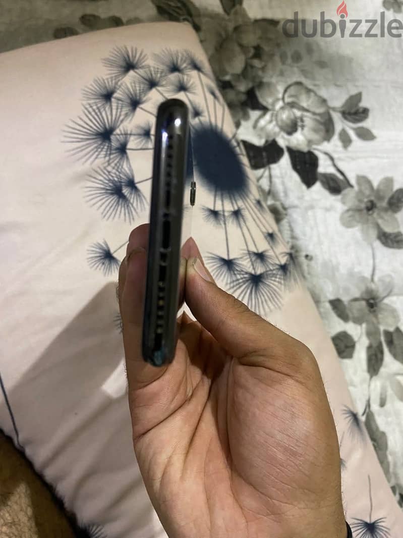 Apple - iPhone X 7
