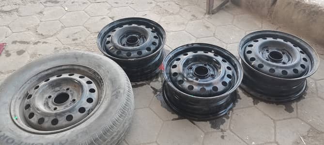 4 جنط حديد مستعمل بحالة الجديد هيونداى ماتريكس