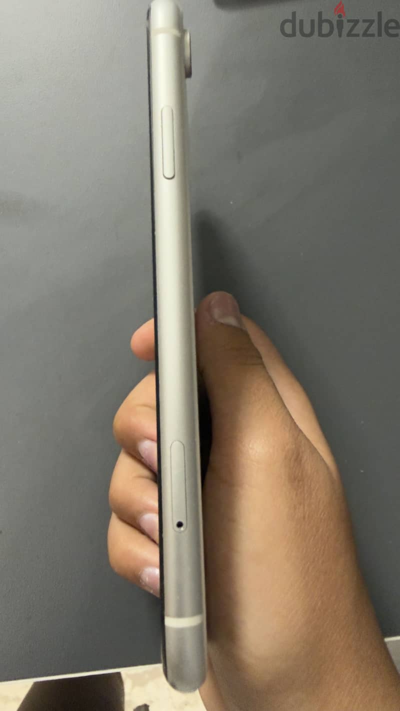 Apple - iPhone XR 1
