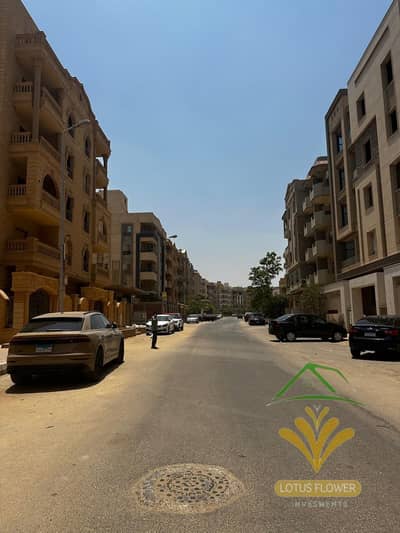 شقة للبيع نص تشطيب 280م على ممر في اللوتس الجنوبية تاني نمره من شارع النوادي