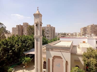 شقة راقية بمنطقة أبوغزالة بجسر السويس