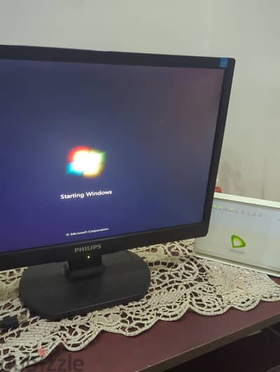 شاشة Philips 19 بوصة بحالة ممتازة
