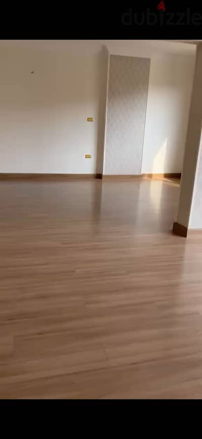للبيع شقه بمساكن شيراتون مساحه ١٣٥ متر