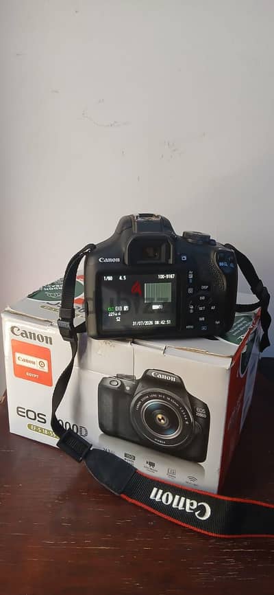 للبيع: Canon EOS 2000D بحالة جيده جدا