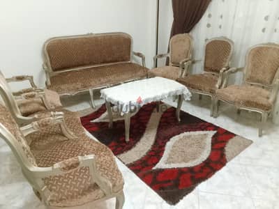 صالون بحالة جيدة جدا